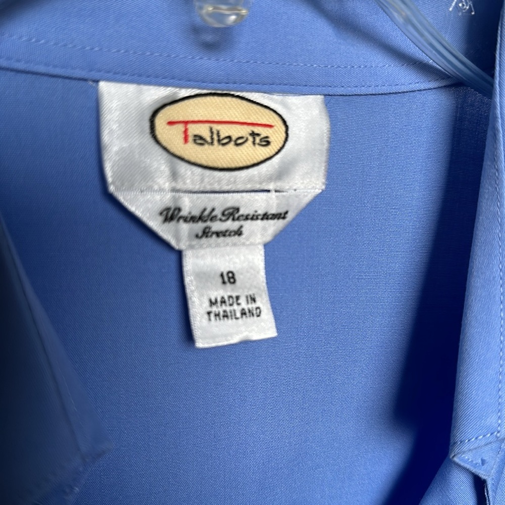 Talbots elegant dress shirt, wrinkle resistant - Picture 5 of 5